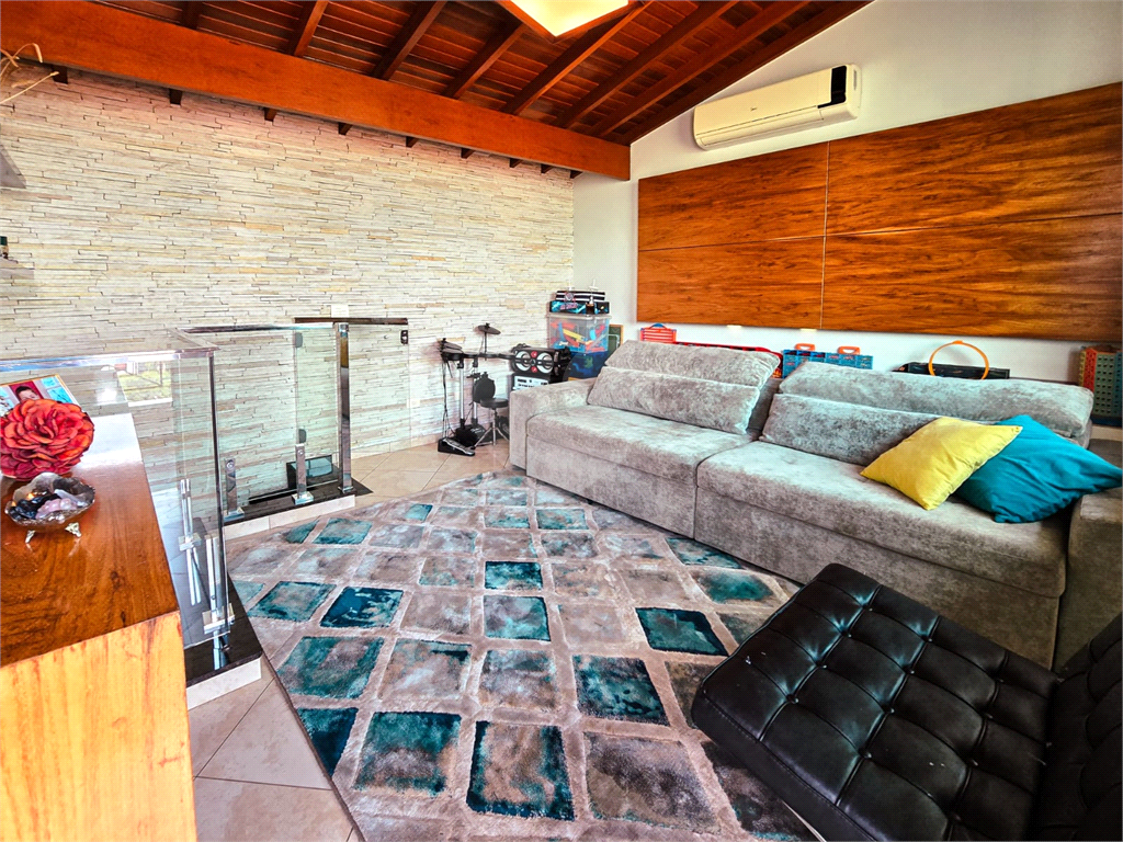 Sobrado à venda no Jardim São Paulo | 3 dormitórios | 6 vagas | Rooftop com lazer completo.