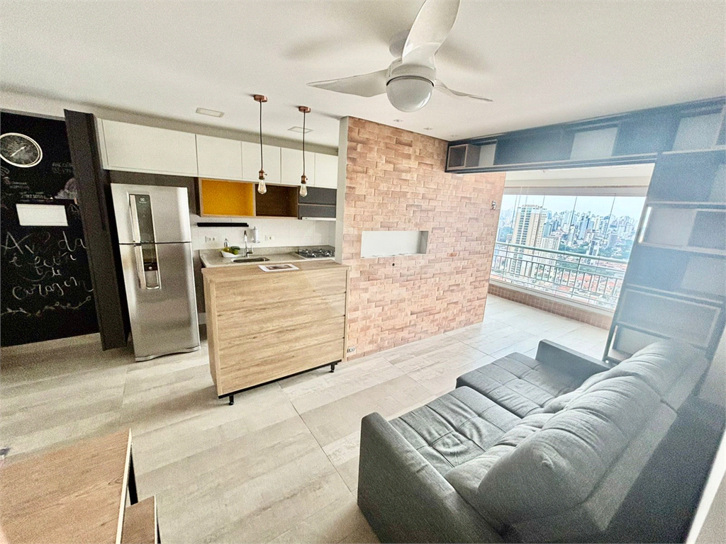 APARTAMENTO em PARADA INGLESA