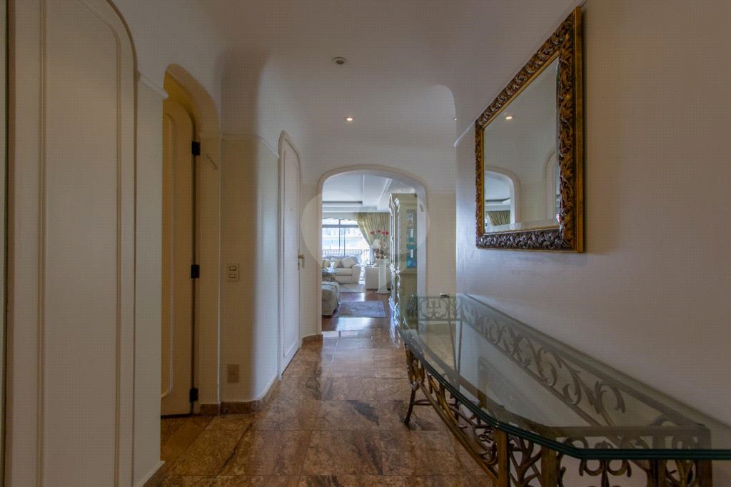 APTO 4 DORM + 3 VAGAS