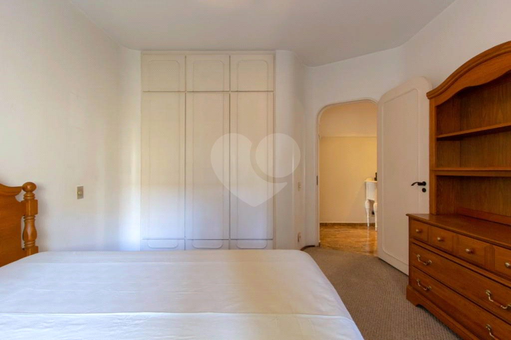 APTO 4 DORM + 3 VAGAS