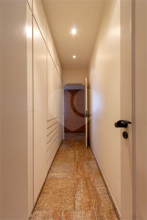 APTO 4 DORM + 3 VAGAS