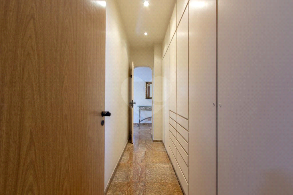 APTO 4 DORM + 3 VAGAS