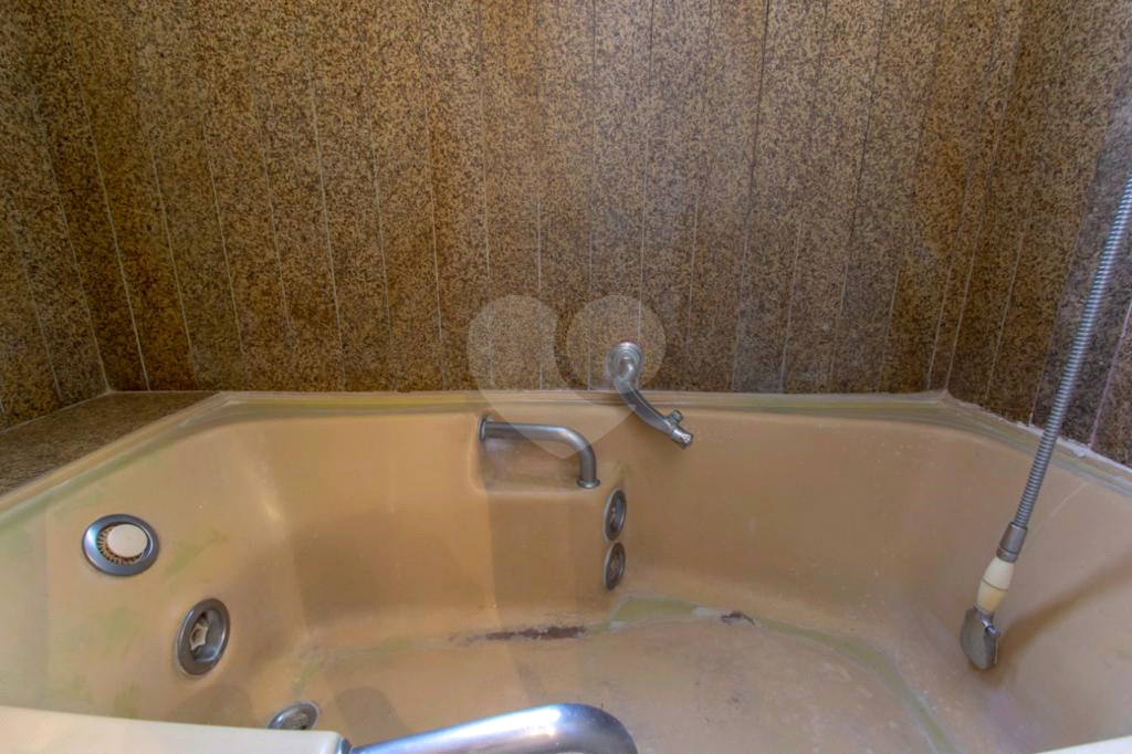 APTO 4 DORM + 3 VAGAS