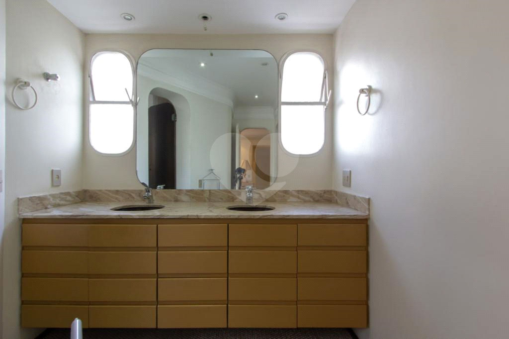 APTO 4 DORM + 3 VAGAS