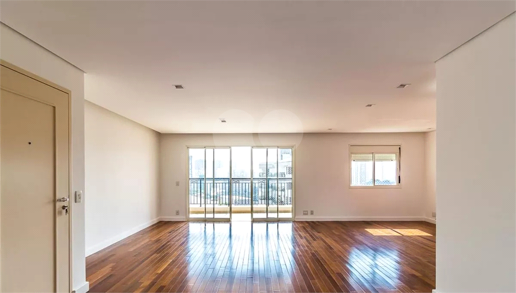 Apartamento à venda com 141m², 3 quartos e 2 vagas