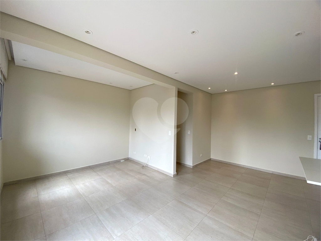 APARTAMENTO em PARADA INGLESA
