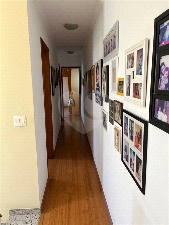 Casa de vila com 215m² em Rua fechada 3 quartos, sendo 1 suíte, 3 vagas, churrasqueira e quintal Vila Madalena