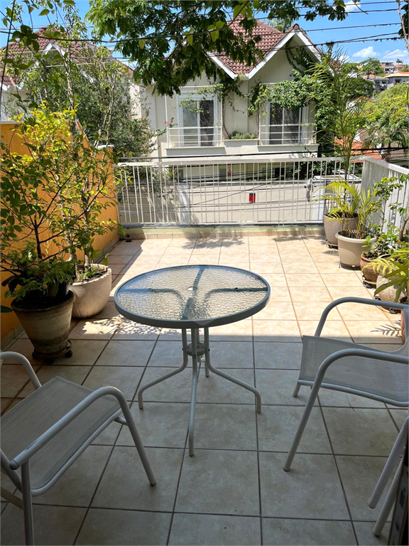 Casa de Vila 215m² sala de 3 ambientes 3 quartos quintal e churrasqueira Sumarezinh