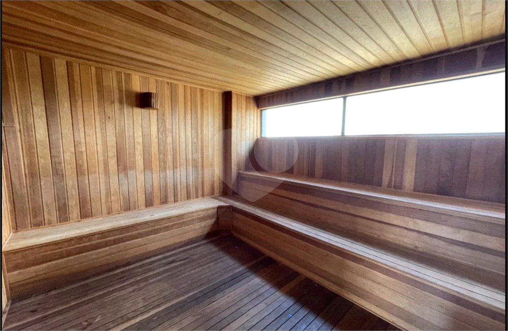 Este encantador studio mobiliado, com 25 metros quadrados, é uma excelente opção para quem busca conforto e praticidades. 