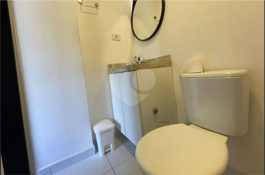 Este encantador studio mobiliado, com 25 metros quadrados, é uma excelente opção para quem busca conforto e praticidades. 