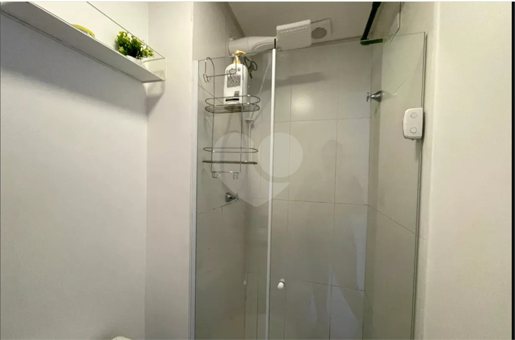 Este encantador studio mobiliado, com 25 metros quadrados, é uma excelente opção para quem busca conforto e praticidades. 