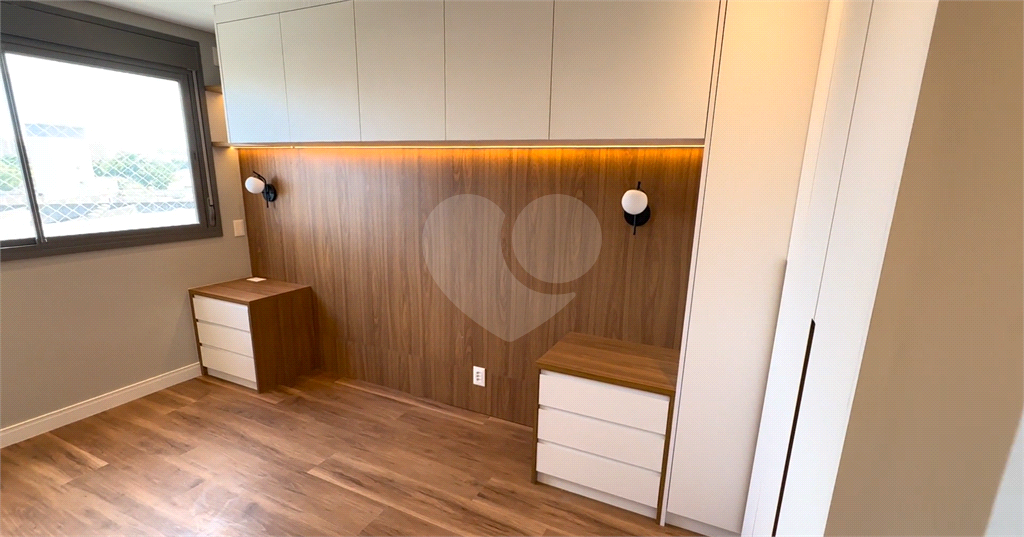 Apto grande , novo e com ar condicionado