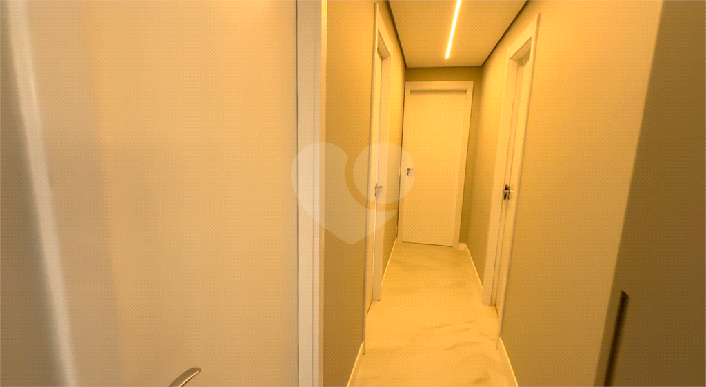 Apto grande , novo e com ar condicionado