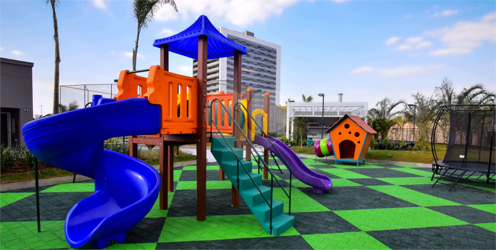 Apto grande , novo e com ar condicionado