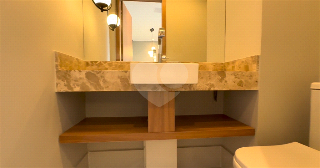 Apto grande , novo e com ar condicionado