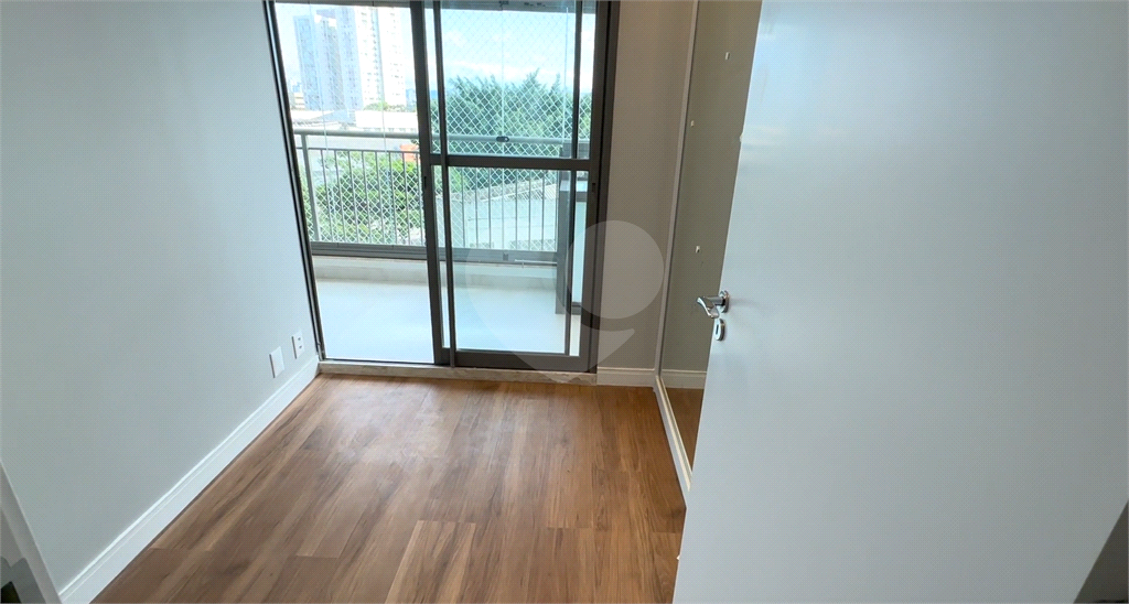 Apto grande , novo e com ar condicionado