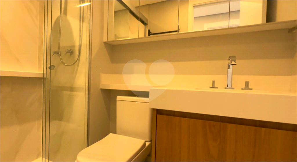 Apto grande , novo e com ar condicionado