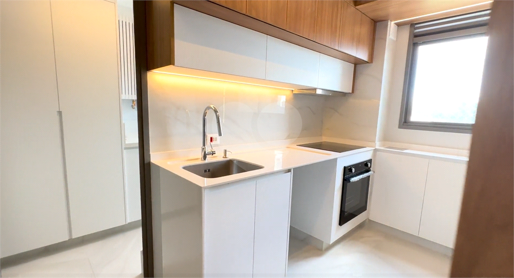 Apto grande , novo e com ar condicionado