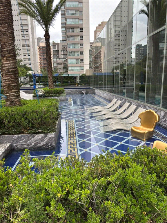 Apartamento a venda de 151m² com 3 dormitórios 3 suites 2 vagas em Moema 