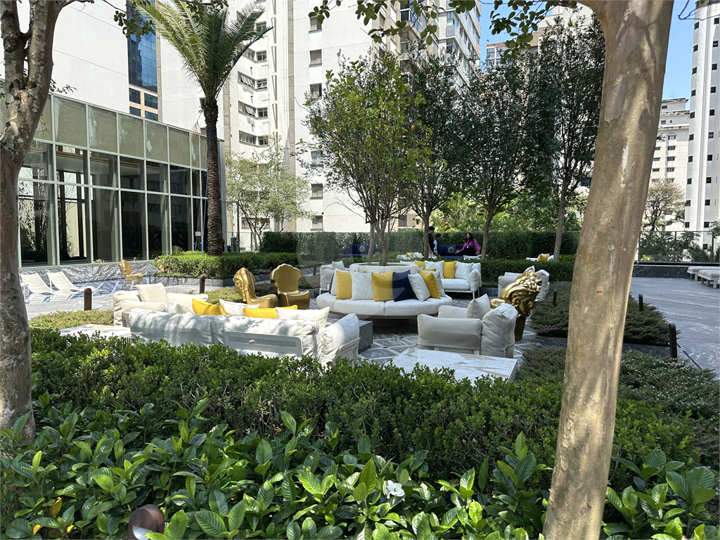 Apartamento a venda de 151m² com 3 dormitórios 3 suites 2 vagas em Moema 