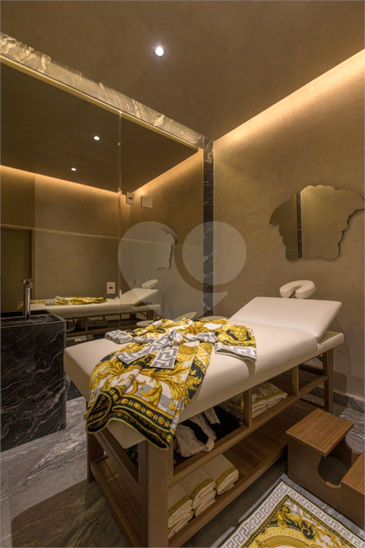 Apartamento a venda de 151m² com 3 dormitórios 3 suites 2 vagas em Moema 