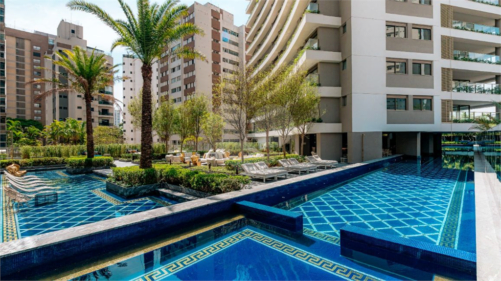 Apartamento a venda de 151m² com 3 dormitórios 3 suites 2 vagas em Moema 