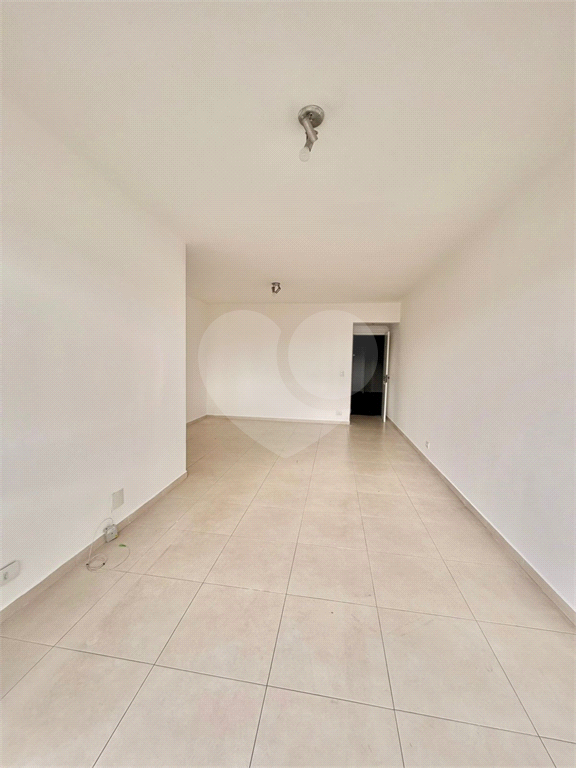 Apartamento no metrô Parada Inglesa - 88 metros  3 dormitórios 1 suíte e 2 vagas 