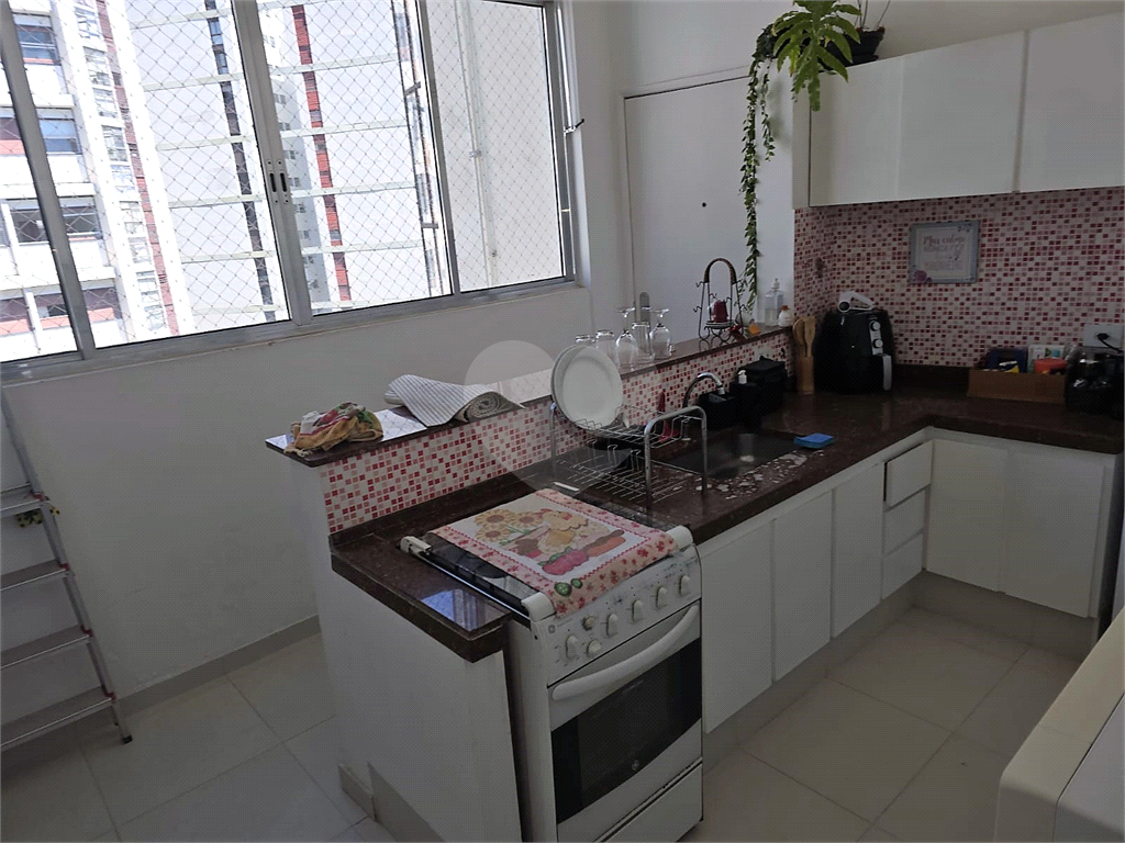 Aparta,emtp em Perdizes com 4 quartos