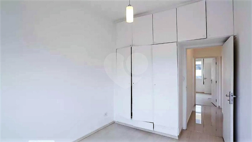 Aparta,emtp em Perdizes com 4 quartos