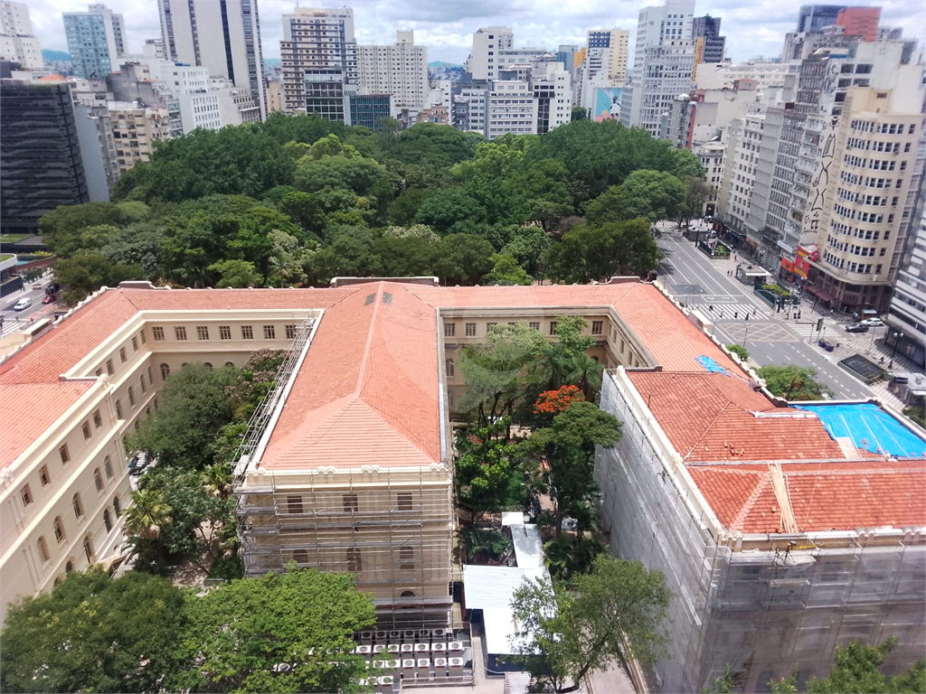 Praça da Republica. 4 quartos. suíte. terraço. vaga