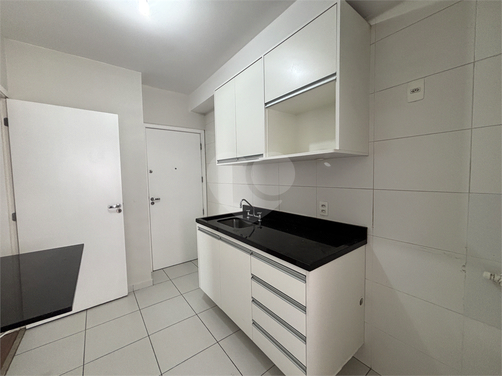 Apartamento com 3 dormitórios e 2 vagas na Barra Funda