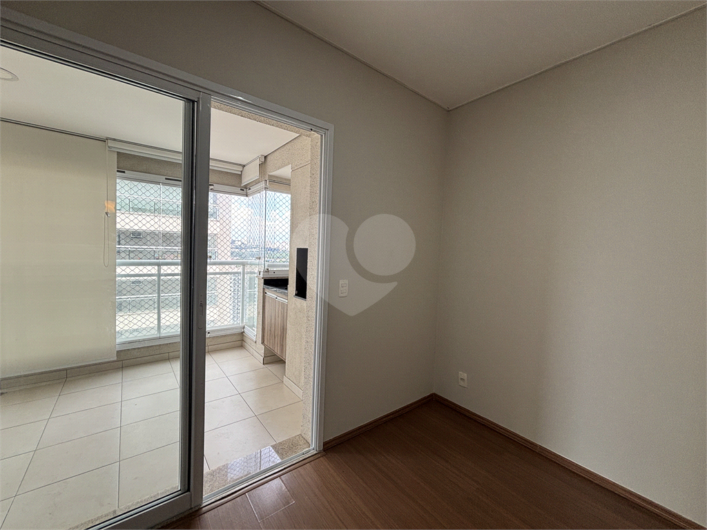 Apartamento com 3 dormitórios e 2 vagas na Barra Funda