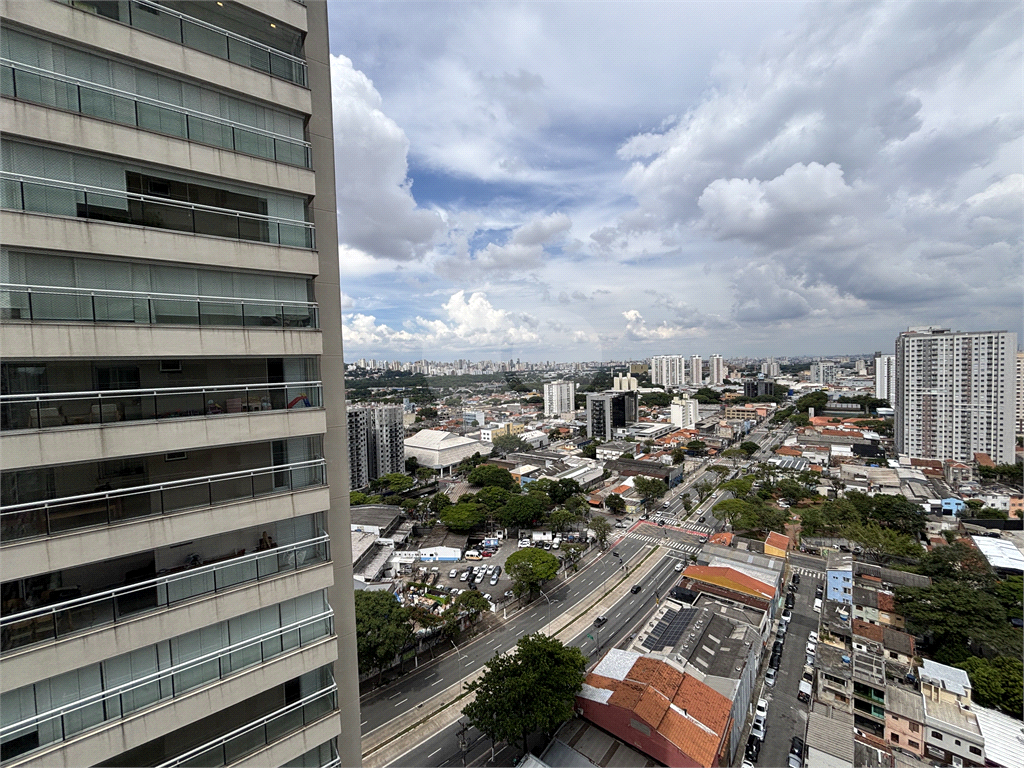 Apartamento com 3 dormitórios e 2 vagas na Barra Funda