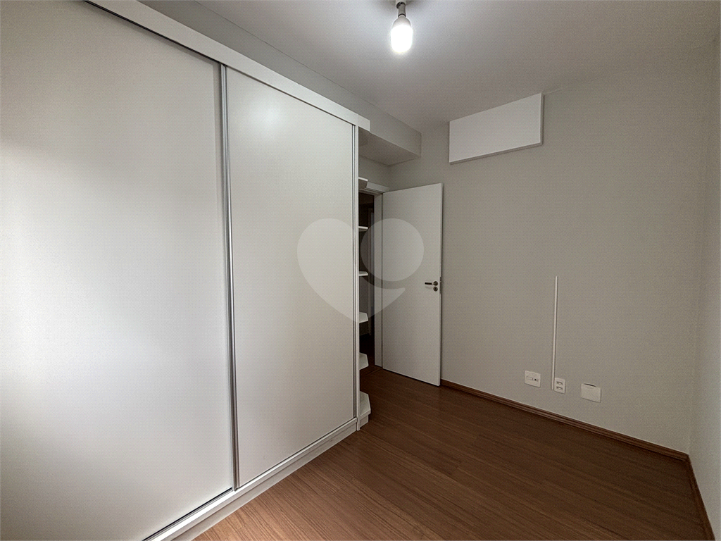 Apartamento com 3 dormitórios e 2 vagas na Barra Funda