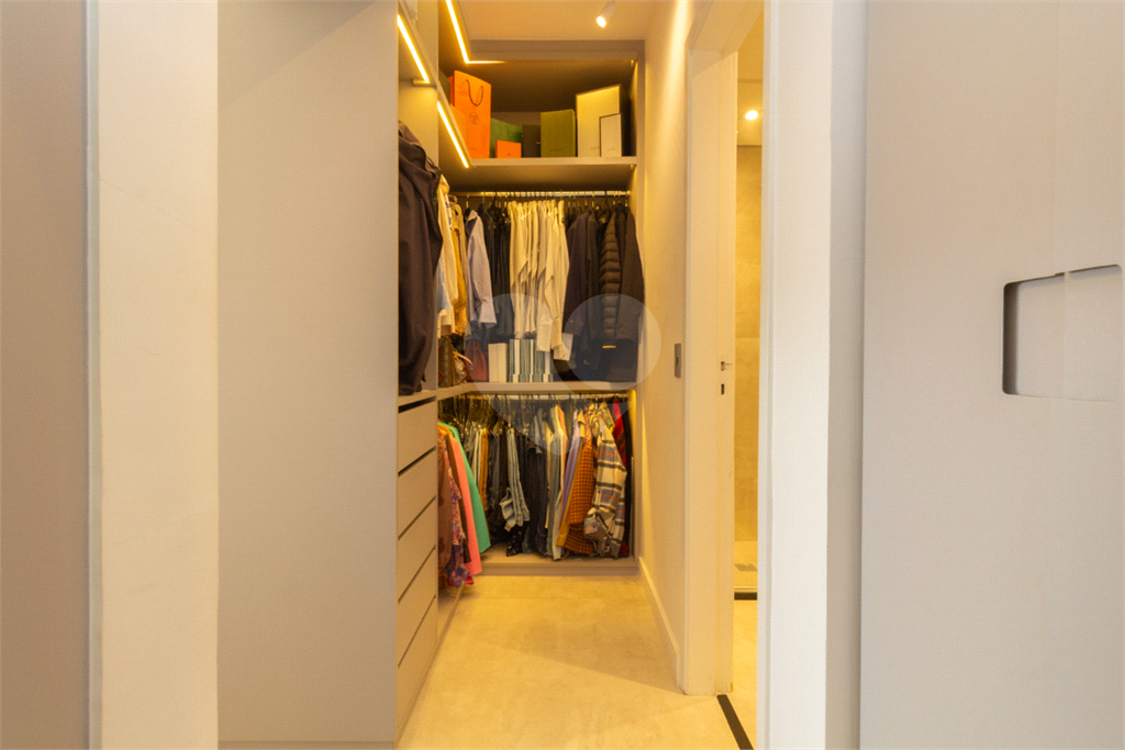 APARTAMENTO em VILA MASCOTE