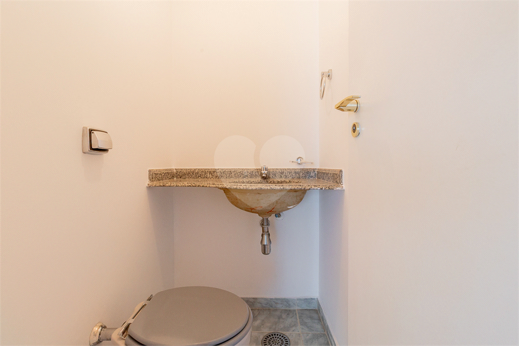 APARTAMENTO em MORUMBI