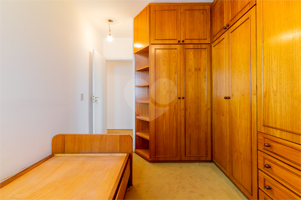 APARTAMENTO em MORUMBI