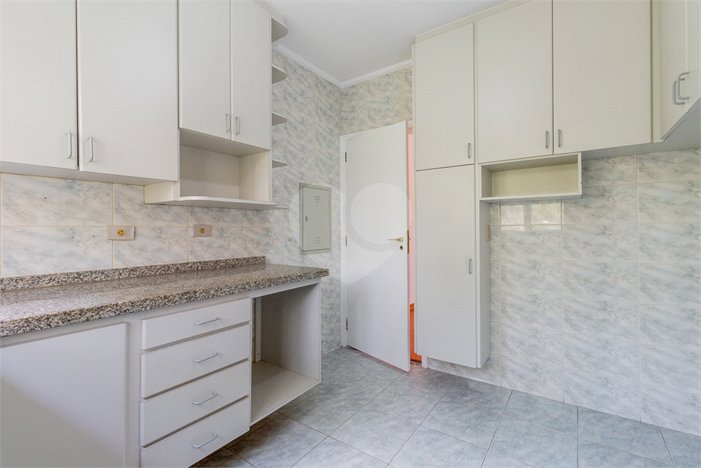 APARTAMENTO em MORUMBI