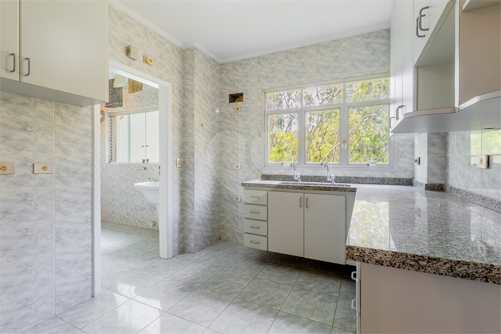 APARTAMENTO em MORUMBI