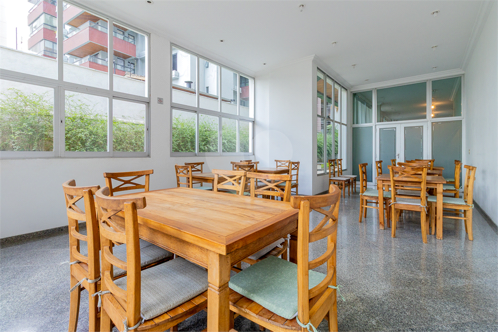 APARTAMENTO em MORUMBI