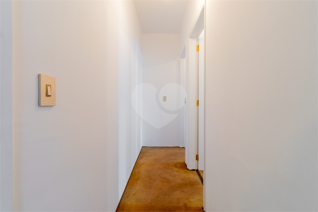 APARTAMENTO em MORUMBI