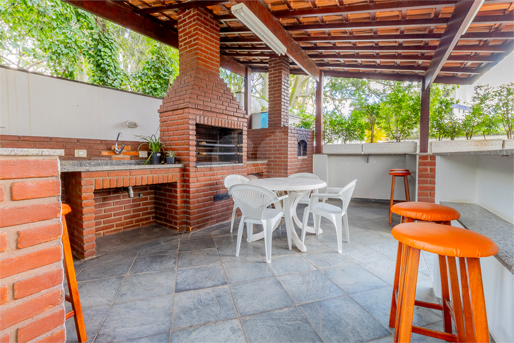 APARTAMENTO em MORUMBI