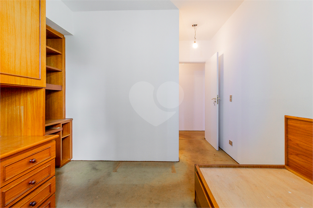 APARTAMENTO em MORUMBI