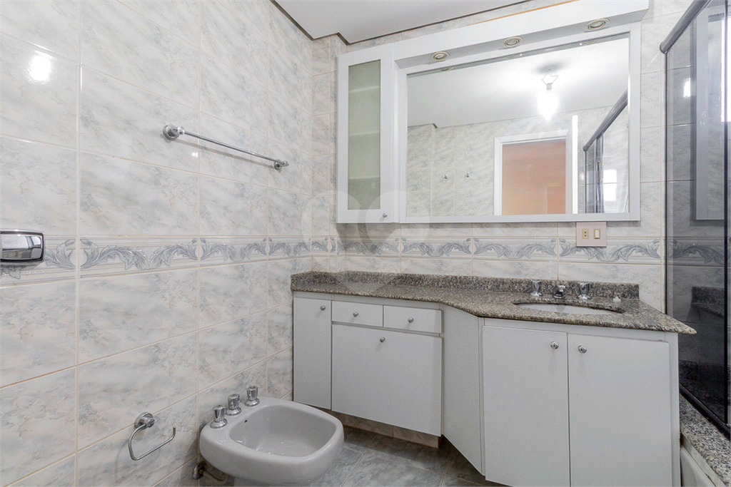 APARTAMENTO em MORUMBI