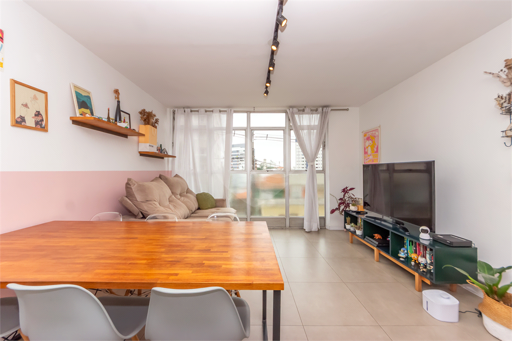 Apartamento com 57 m² à venda na Vila Mariana próximo ao metrô e Parque da Aclimação