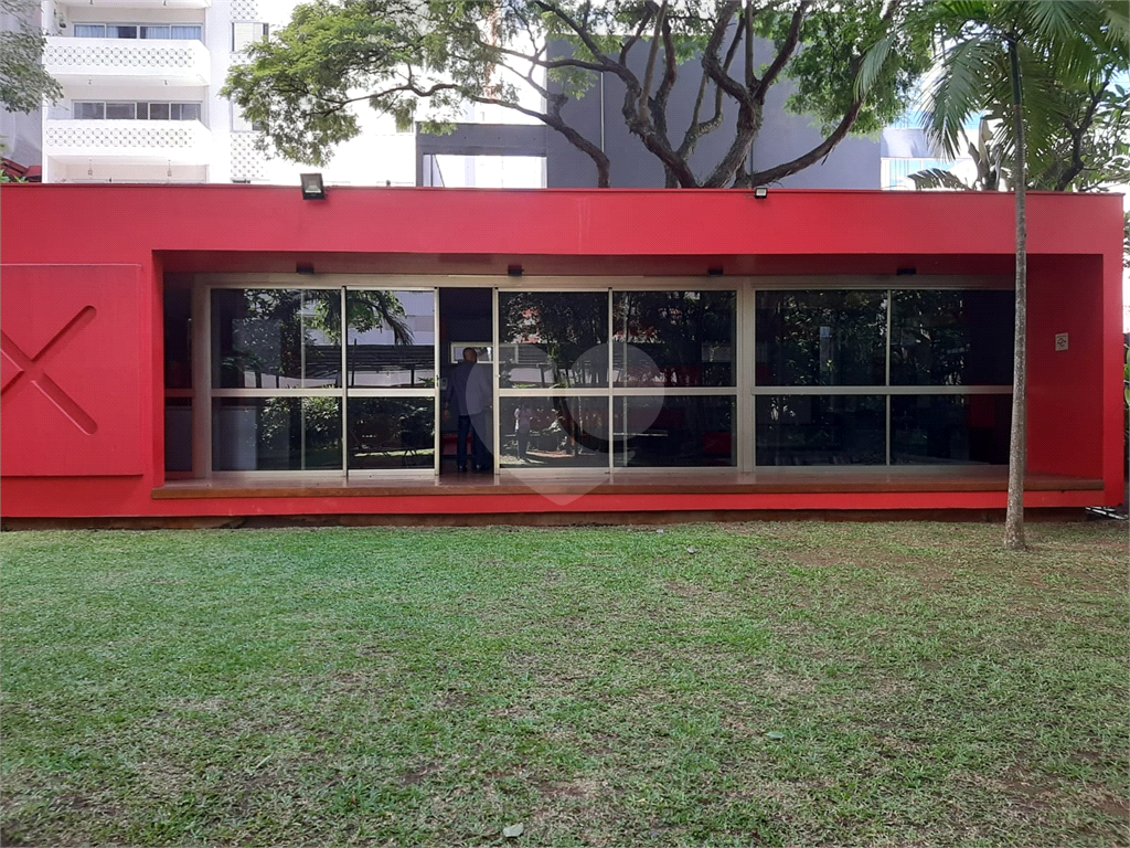 Apartamento metro Borba gato . 2 vagas, 73 metros