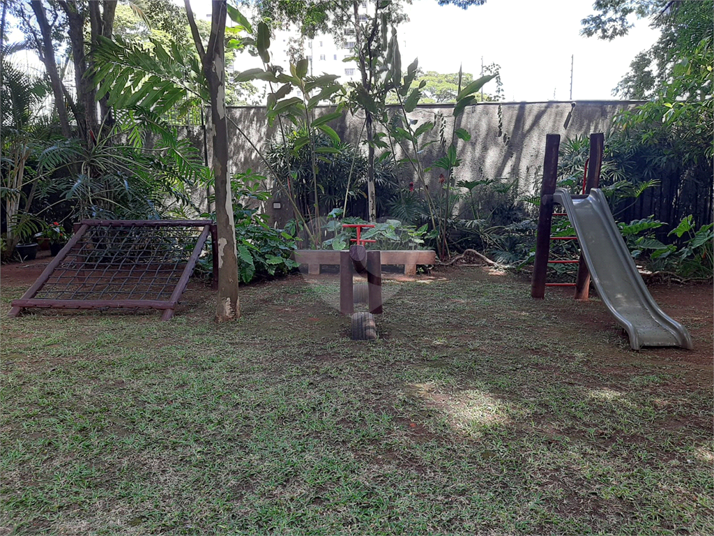 Apartamento metro Borba gato . 2 vagas, 73 metros