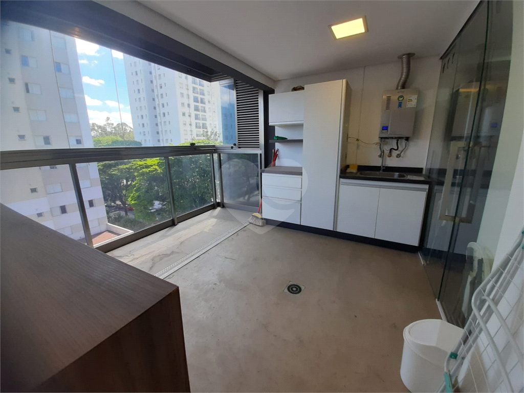 Apartamento metro Borba gato . 2 vagas, 73 metros