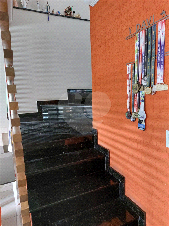 Incrível sobrado a 600 metros do metrô Jardim São Paulo - ande apenas 10 minutos.