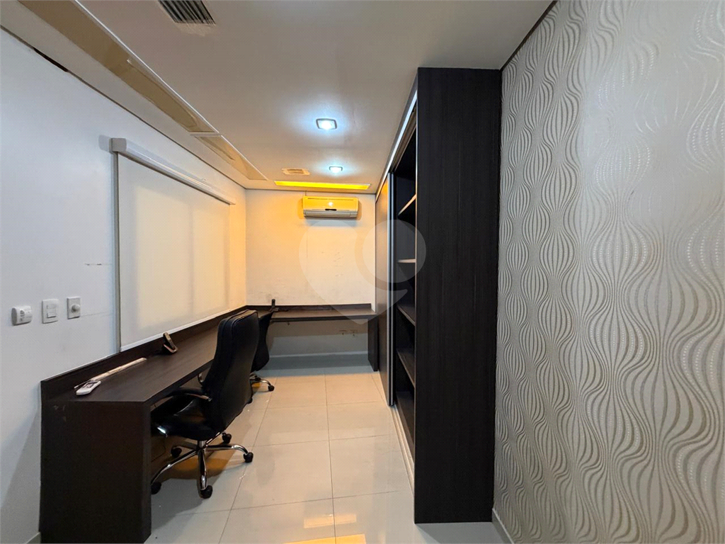 Salão Comercial de Dois Pavimentos em Localização Privilegiada! Venda e Locação